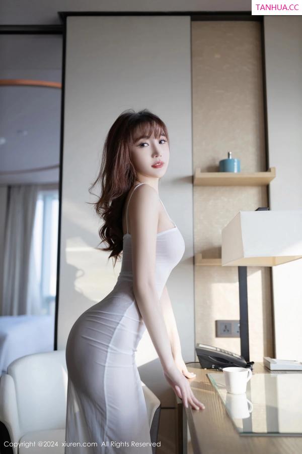 陆萱萱  [XiuRen]高清写真图 2024.02.22 No.8131 陆萱萱 美腿性感第12张图片